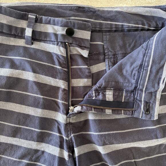 Lululemon Grey & Navy Striped Kahuna 2.0 Golf Shorts Mens 34 Flat Front Stretch - Picture 3 of 8